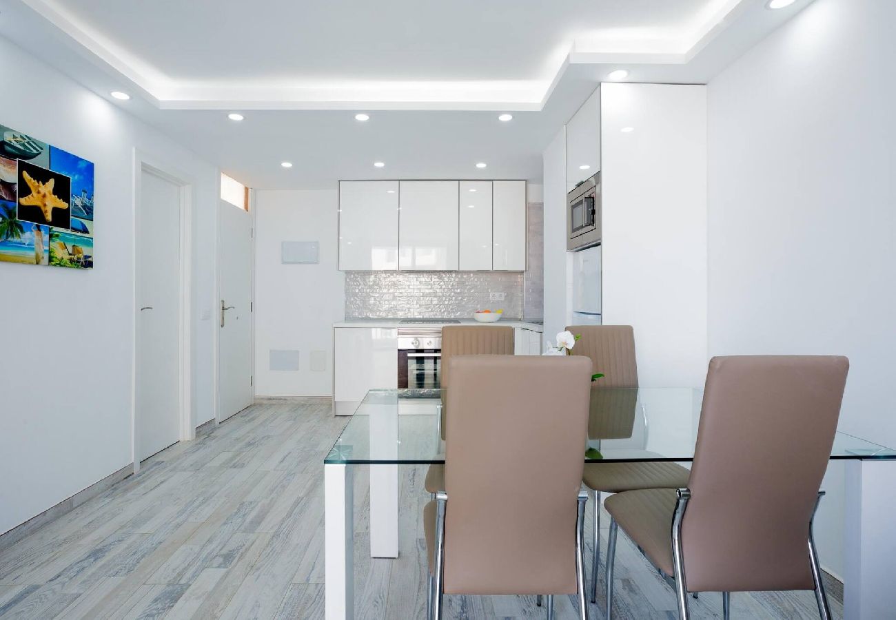 Apartamento en Arona - Fantastico Apartamento en el Corazón de Las Americas 
