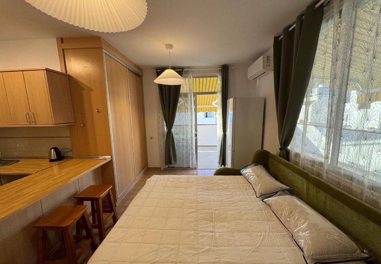 Apartamento en Santiago del Teide - Casa Flower con grande terraza
