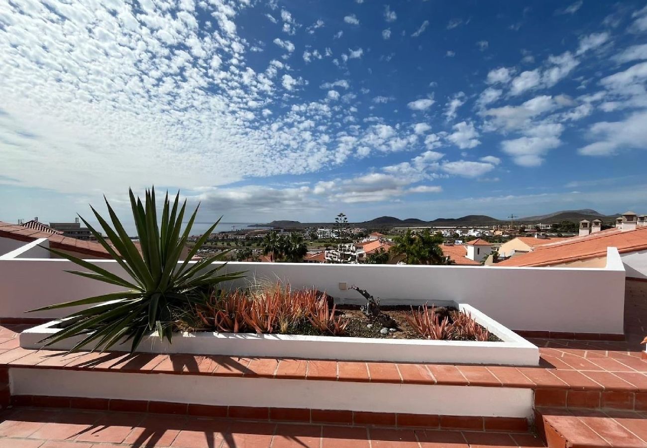 Apartamento en San Miguel de Abona - Oasis Attico estudio con terraza y piscina 