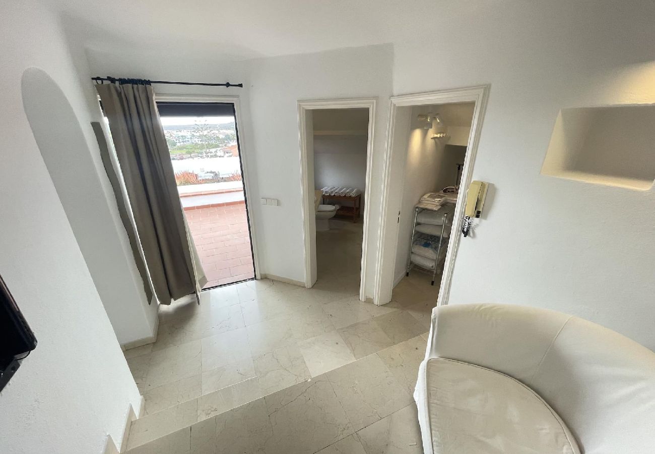 Apartamento en San Miguel de Abona - Oasis Attico estudio con terraza y piscina 
