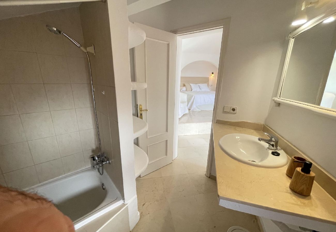 Apartamento en San Miguel de Abona - Oasis Attico estudio con terraza y piscina 