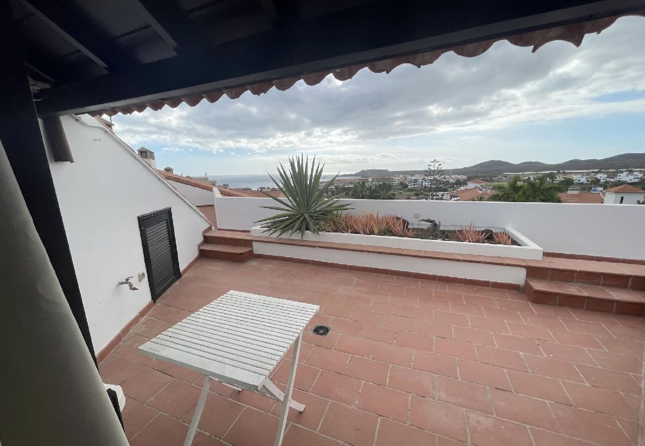 Apartamento en San Miguel de Abona - Oasis Attico estudio con terraza y piscina 