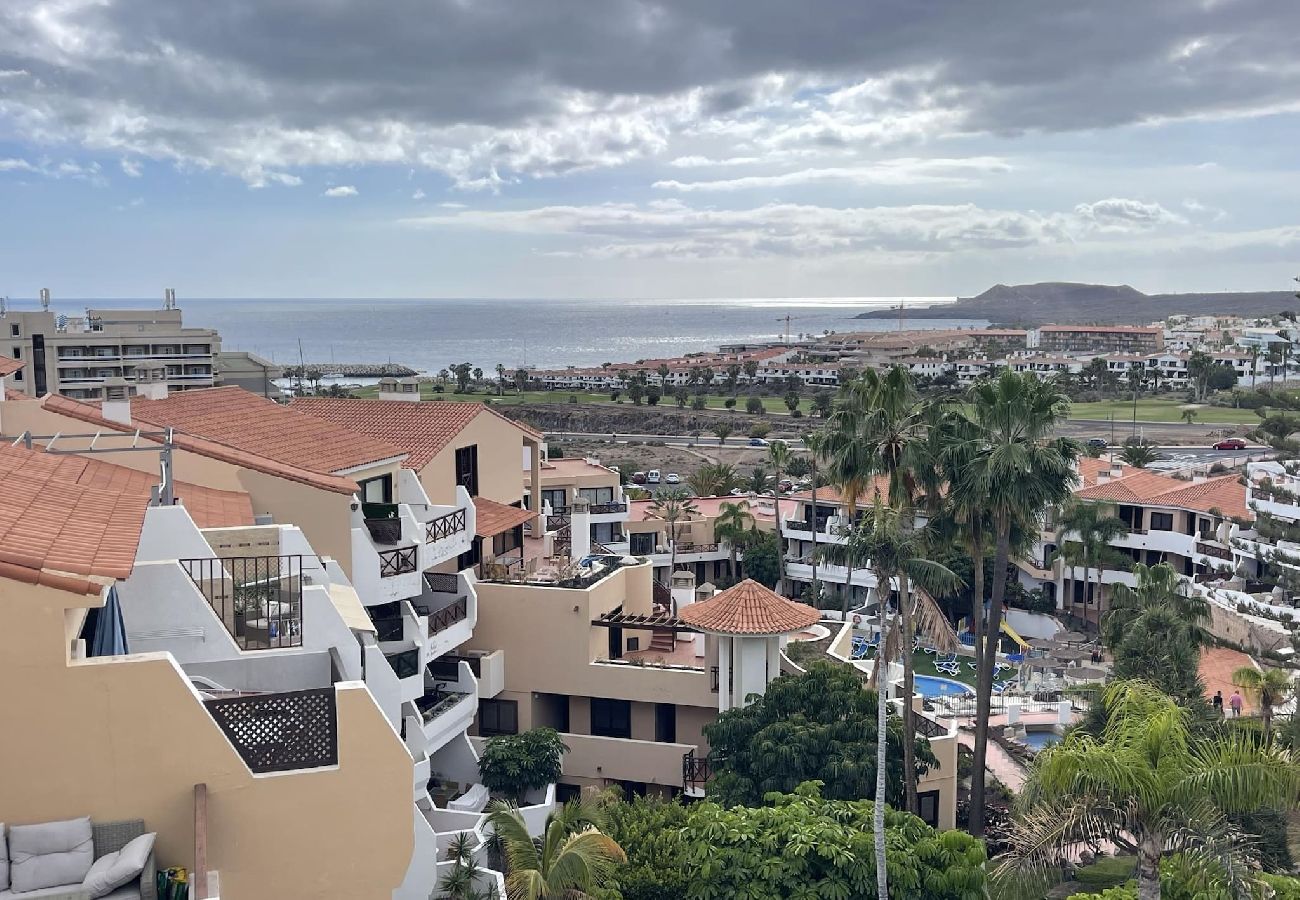 Apartamento en San Miguel de Abona - Oasis Attico estudio con terraza y piscina 