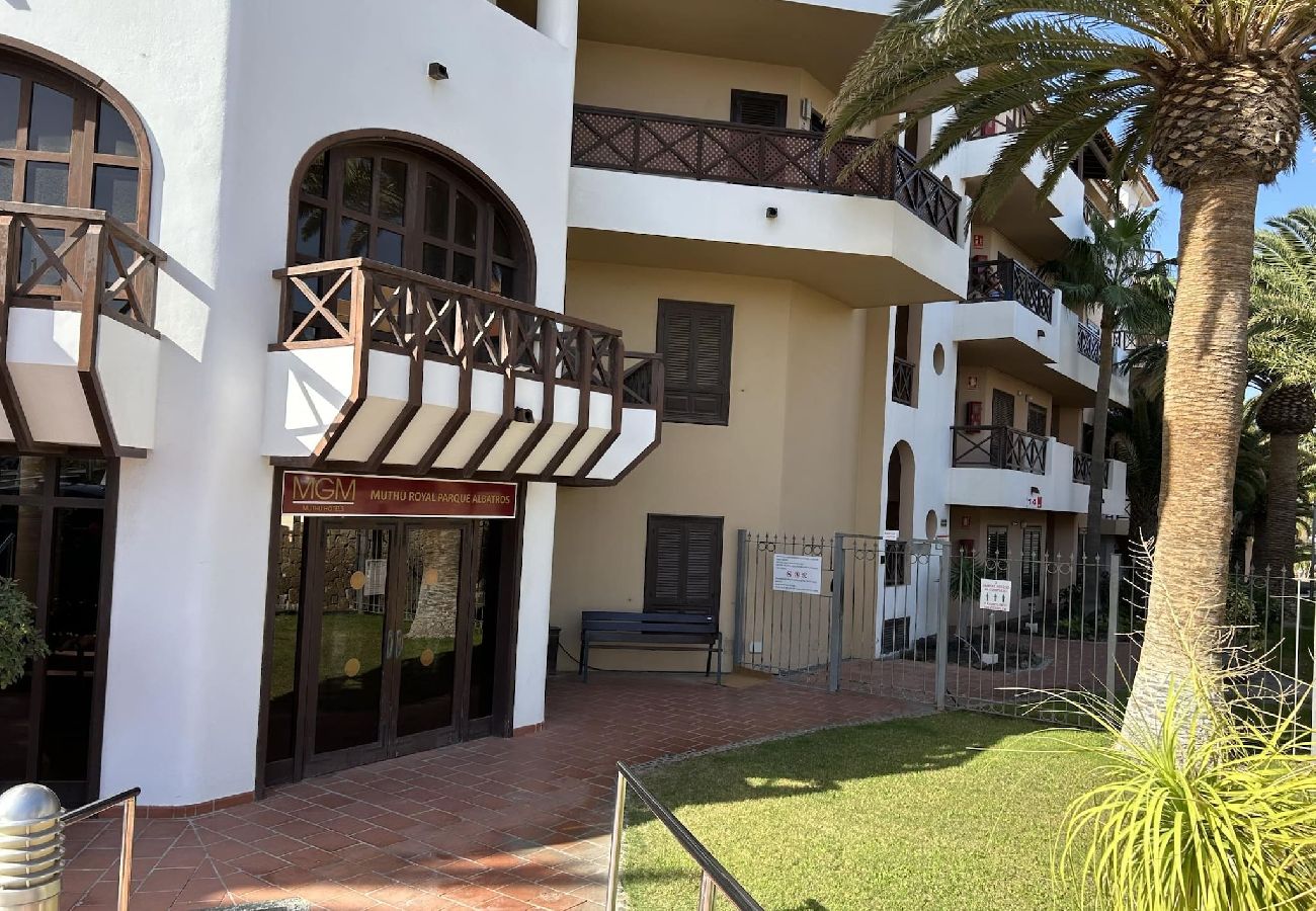 Apartamento en San Miguel de Abona - Oasis Attico estudio con terraza y piscina 